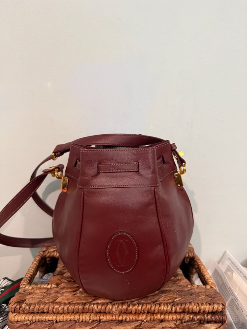 Vintage Must de Cartier Bordeaux Leather Drawstring Bucket Bag Gold Hardware - Picture 4 of 10
